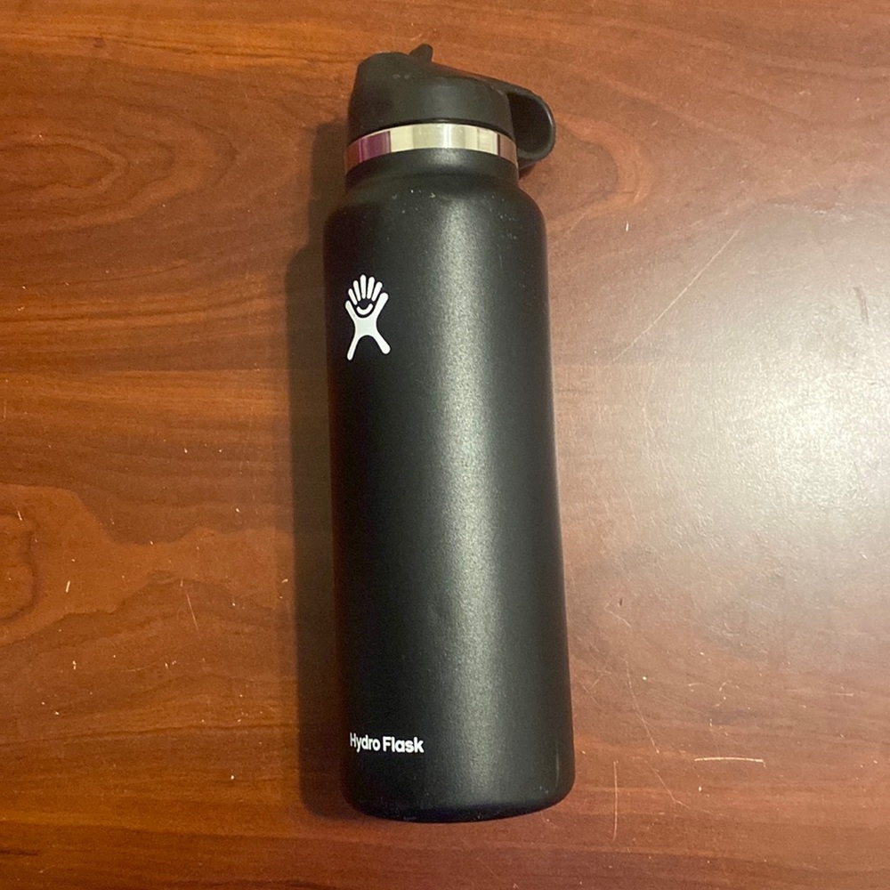 Black 40oz Hydro Flask